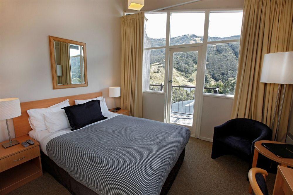 The Denman Hotel In Thredbo Exterior photo