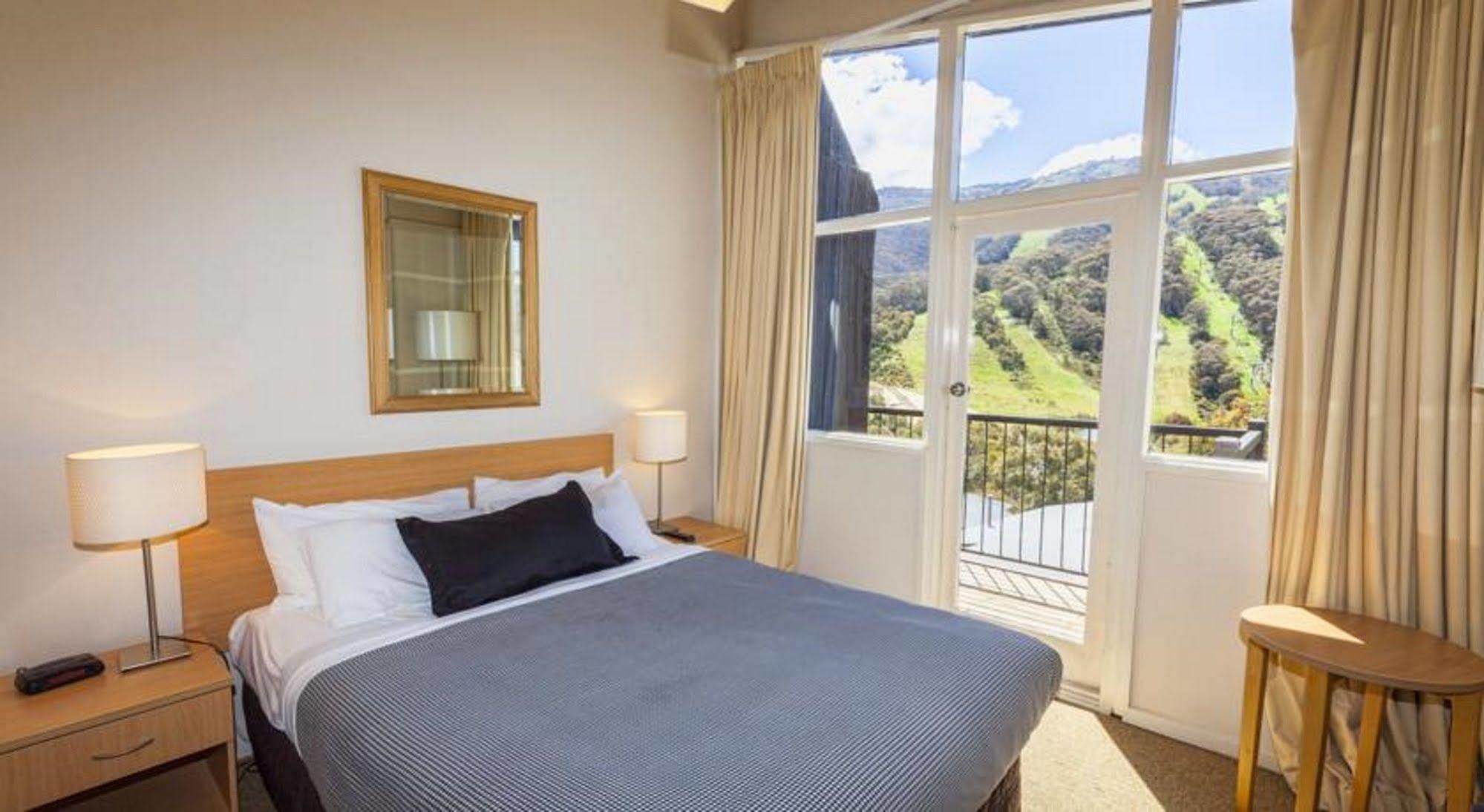 The Denman Hotel In Thredbo Exterior photo